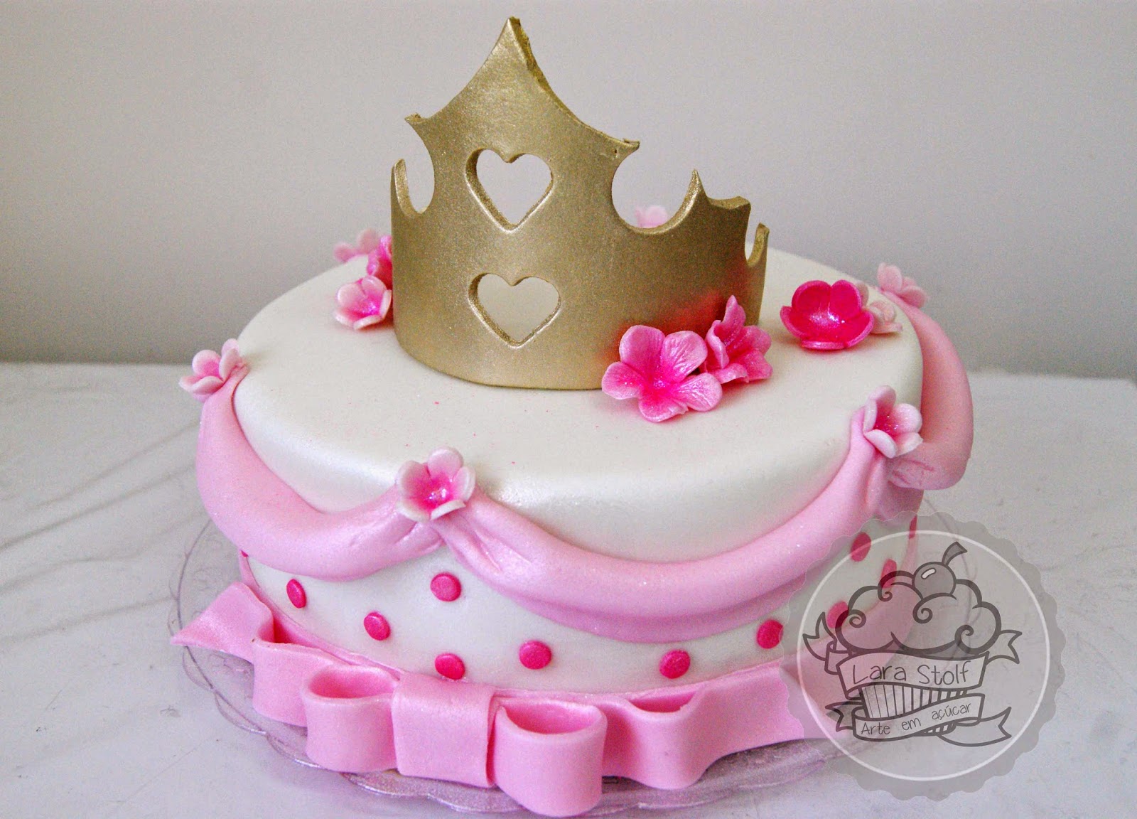 Lara Stolf Arte em Açucar: Bolo Princesa Rosa e Dourado (Princess cake)